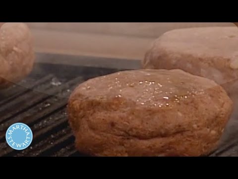 Grilled Turkey Burgers with Hugh Jackman - Martha Stewart - UC6JBm9OAkpI6NUBV_NsLxTA