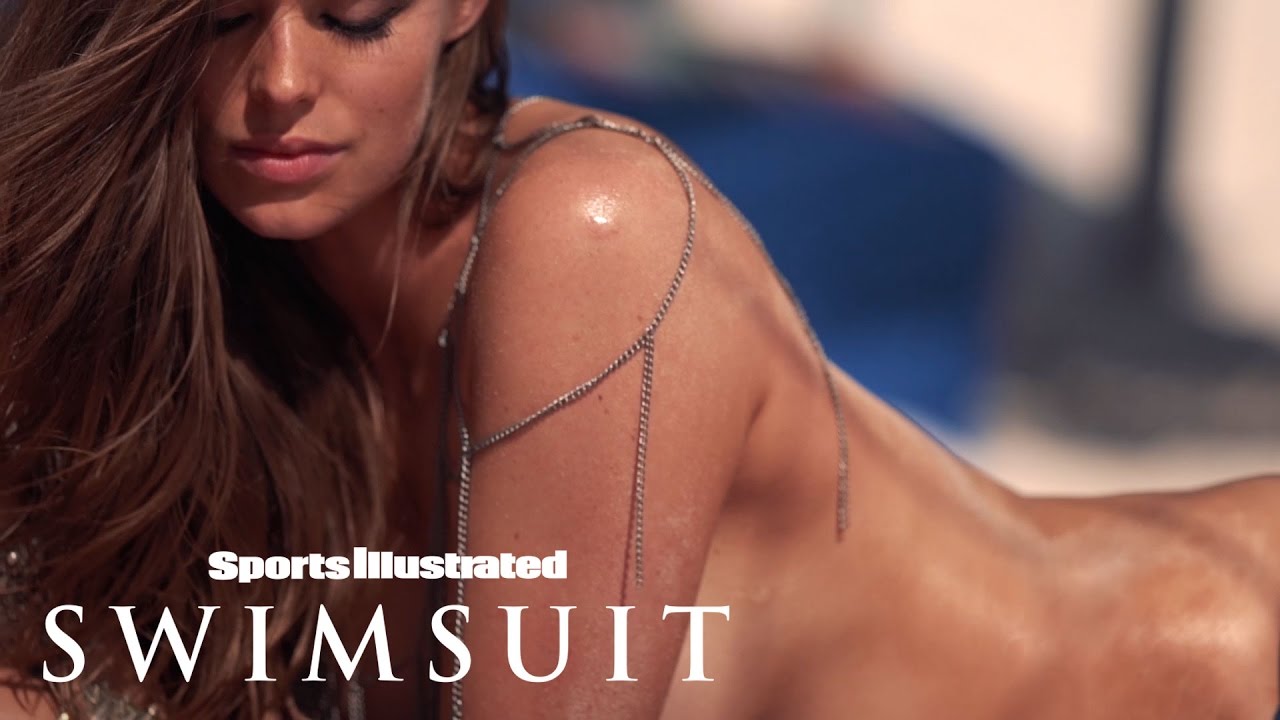 Robyn Lawley Is A ‘Tall Glass Of Water’ In This Powerful Shot | Sports Illustrated Swimsuit