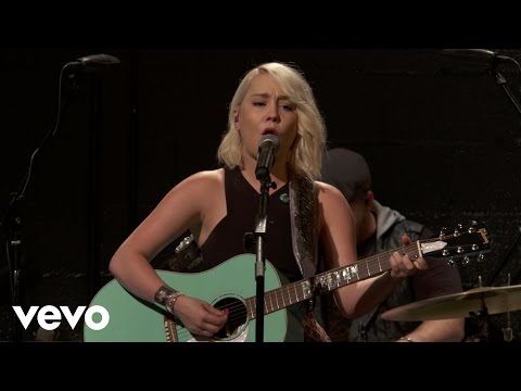 RaeLynn - For A Boy - Vevo dscvr (Live) - UC2pmfLm7iq6Ov1UwYrWYkZA