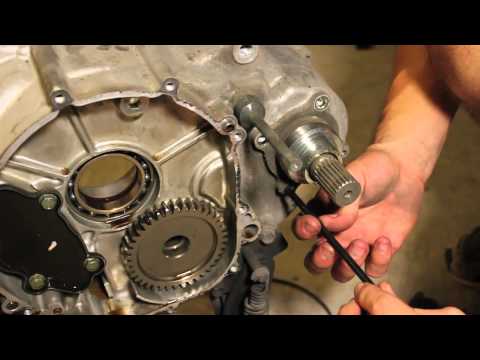 Part 13 - Suzuki Burgman 650 Removal of engine parts - UCTs-d2DgyuJVRICivxe2Ktg