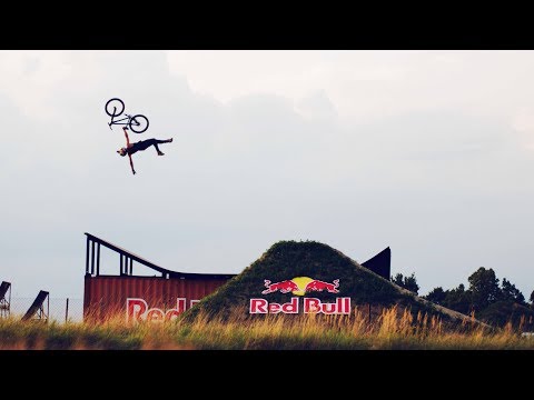 The First Ever Backflip Superman One Hand Seatgrab | Szymon Godziek's Extension Man - UCblfuW_4rakIf2h6aqANefA