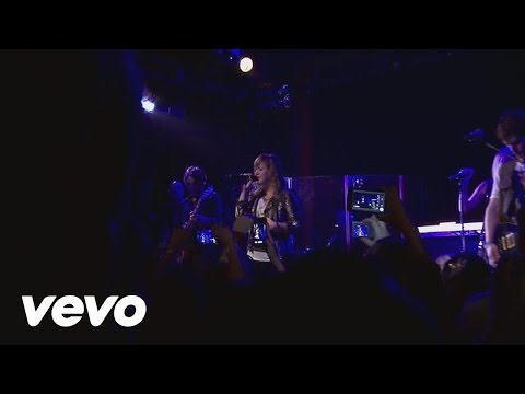 Kelly Clarkson - Dark Side (Live From the Troubadour 10/19/11) - UC6QdZ-5j9t_836_xJPAaRSw