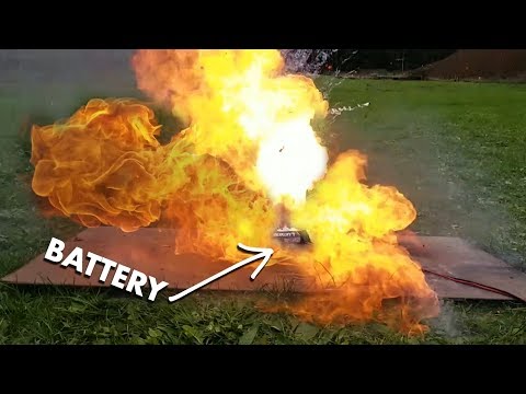 WHEN LITHIUM BATTERIES EXPLODE... | VLOG0121 - UC9zTuyWffK9ckEz1216noAw