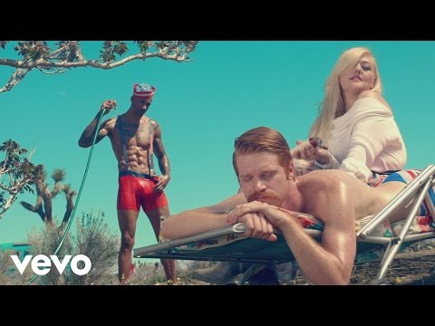 Elle King - Ex's & Oh's (Official Video) - UCglELn2MzAGxlYeiZr4jdvw