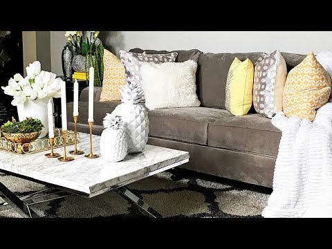 Budget Friendly Summer Living Room Decor & Ideas | How To Store Your Seasonal Toss Pillows - UCMYJPnrSnbRPuPyO49HeCZA