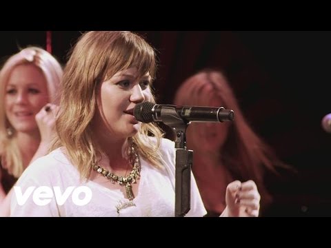 Kelly Clarkson - My Life Would Suck Without You (Live From the Troubadour 10/19/11) - UC6QdZ-5j9t_836_xJPAaRSw
