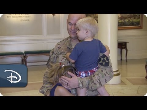 U.S. Soldier Returns From Afghanistan to Surprise His Family at Epcot - UC1xwwLwm6WSMbUn_Tp597hQ