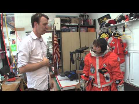 How To Try On A Real Spacesuit -- In Brooklyn | Video - UCVTomc35agH1SM6kCKzwW_g