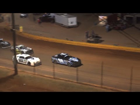 Stock V8 at Lavonia Speedway February 19th 2022 - dirt track racing video image