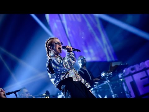 Jess Glynne - Don't Be So Hard On Yourself (Radio 1's Teen Awards 2016) - UC-FQUIVQ-bZiefzBiQAa8Fw