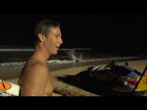 Night surfing Pipeline w/ Irons, O'Brien, and Walsh - UCblfuW_4rakIf2h6aqANefA