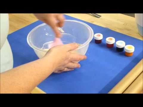 Colouring and Moulding Chocolate Using Silicone Bakeware Moulds