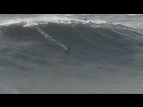 Tow-in Surfing in Portugal - Giant Waves of Nazaré - UCblfuW_4rakIf2h6aqANefA