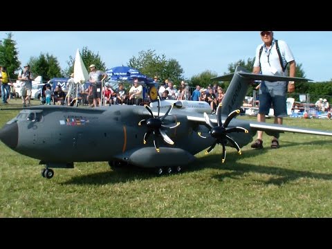 R/C PARACHUT JUMPER out the A400M, let's fly !! RC MILITARY AIRBUS A400M Scale Modell Airplane - UCTLEcIaYJEbUEzQc3-ZvruQ