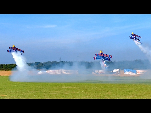 GIGANTIC RC SYNCHRO FLIGHT SHOW 3X DELRO ULTIMATE DASH 300 S / Euroflugtag Rheidt 2016 - UCH6AYUbtonG7OTskda1_slQ