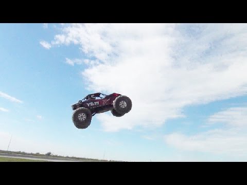 Axial Yeti XL 6s Bashing! High air jumps, water bashing, slowmotion, and broken parts!! - UCMCMALenPdf2e6aflPZZX_Q