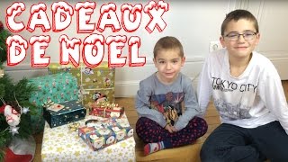 NOEL - ouverture des cadeaux de Noël - JOYEUX NOEL !