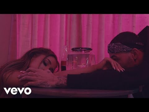 Ariana Grande - Into You - UC0VOyT2OCBKdQhF3BAbZ-1g