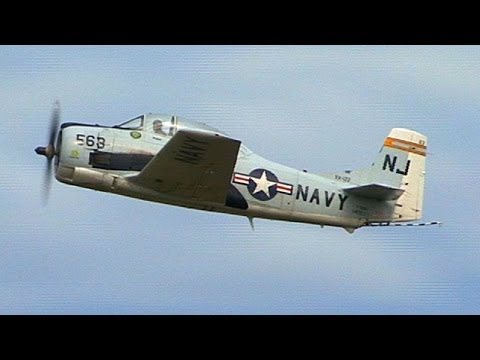 North American T-28 Trojan - UC6odimYAtqsr0_7m8p2Dhiw