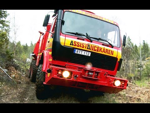 Mercedes 6x6 Recovery Truck VS Excavator - Arosbärgarna & Terribärgarn - UCAb6IVLGYnzcnfxe4LKD-aw