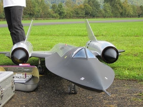 Roger Knobel ( A-12) SR-71 Blackbird Giant Remote Control Turbine Jet - UCTLEcIaYJEbUEzQc3-ZvruQ