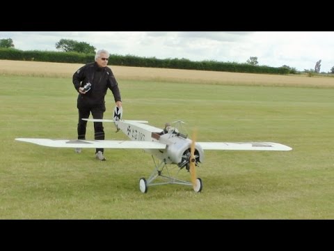 GIANT 1:2,5 SCALE RC FOKKER E.1 EINDECKER - GERHARD AT WILLIS WARBIRDS FIGHTER MEET - 2015 - UCMQ5IpqQ9PoRKKJI2HkUxEw