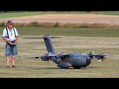 AIRBUS A400M GIGANTIC RC SCALE AIRLINER MODEL FLIGHT DEMO / Airliner Meeting 2015 - UCH6AYUbtonG7OTskda1_slQ