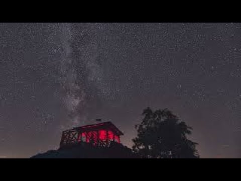 Noční obloha v Českém Švýcarsku - Timelapse