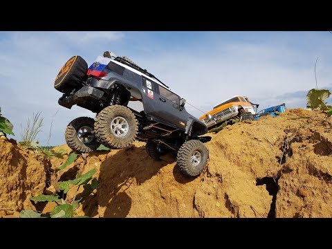 Два внедорожника вытаскивают FJ Cruiser из каньона! Жесткий OFFroad - UCX2-frpuBe3e99K7lDQxT7Q