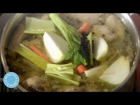 Basic Chicken Stock⎢Martha Stewart - UC6JBm9OAkpI6NUBV_NsLxTA