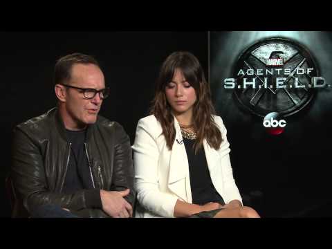 Marvel's Agents of S.H.I.E.L.D. - Clark Gregg & Chloe Bennet on Season 2 - UCvC4D8onUfXzvjTOM-dBfEA