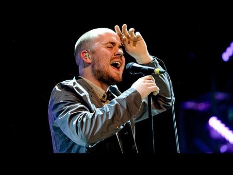 Maverick Sabre - Let Me Go at Radio 1's Big Weekend 2013 - UC-FQUIVQ-bZiefzBiQAa8Fw