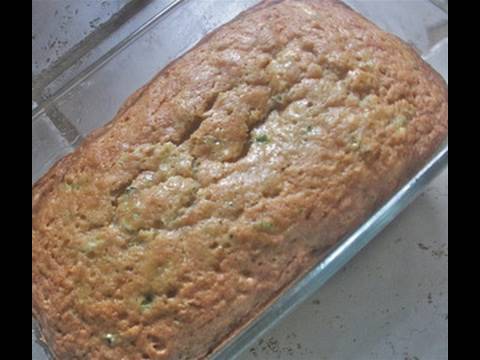 Moist Zucchini Bread Recipe - UCubwl8dqXbXc-rYE8MOSUnQ