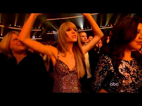 Enrique Iglesias feat  Pitbull   Medley @ AMAs 2010 www enriqueclub co cc x264