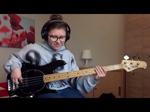 Ariana Grande - break up with your girlfriend, i’m bored (Bass Cover)