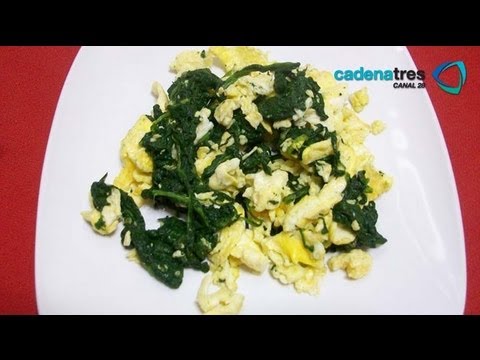 Receta de huevos revueltos con espinacas y parmesano. Receta de huevos / Huevos con espinaca - UClIHawzMOBFQc1QZu2XYuoQ