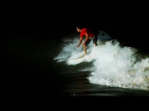 Surfing Under Moonlight - Red Bull Luna Surfera - UCblfuW_4rakIf2h6aqANefA