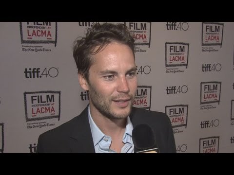 Taylor Kitsch Speaks Out on Rachel McAdams Dating Rumors - UCdtXPiqI2cLorKaPrfpKc4g