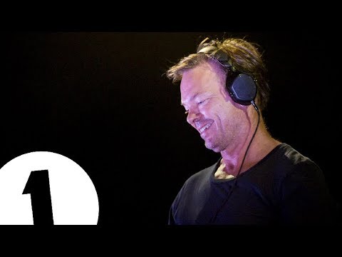 Pete Tong live at Hï for Radio 1 in Ibiza 2017 - UC-FQUIVQ-bZiefzBiQAa8Fw