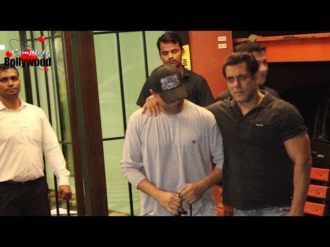 WATCH #Bollywood | Arpita Khan Hosts Mom Salma Khan’s Birthday With Brother SALMAN KHAN, Malaika etc #India #Celebrity #Event