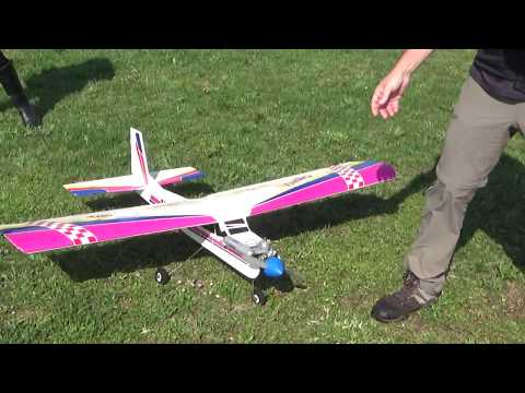 Captain Andrew Crampton"s first RC nitro plane Flight experience - UC3RiLWyCkZnZs-190h_ovyA