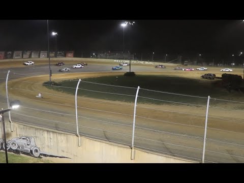 Lawrenceburg Speedway Crown Vic Feature Race [8/16/25] - dirt track racing video image