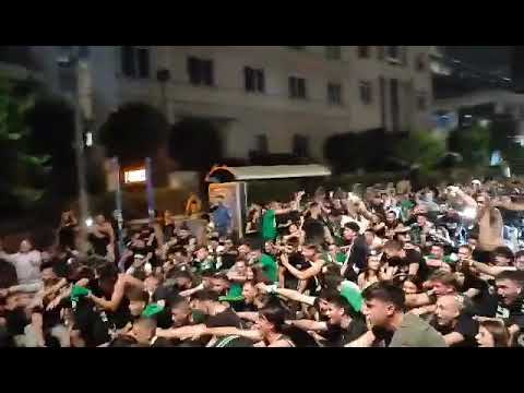 Πανηγυρισμοί στην Αλεξάνδρας μετά τη νίκη του Παναθηναϊκού | CNN Greece