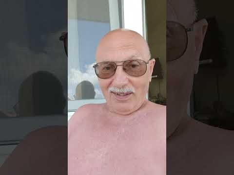 На балконі гуест хауза Пансіон Дічев.