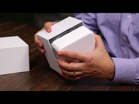 Apple Watch: what's in the box - UCOmcA3f_RrH6b9NmcNa4tdg