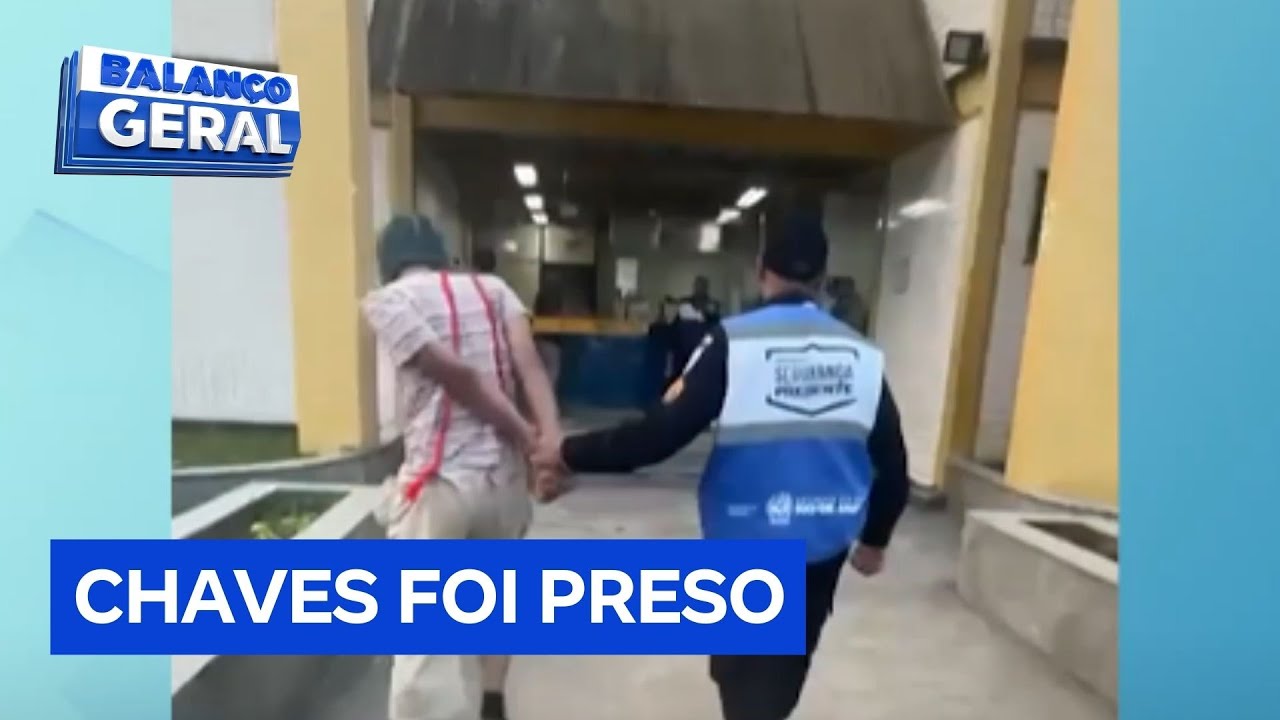 Homem fantasiado de chaves é preso com drogas após abordagem policial