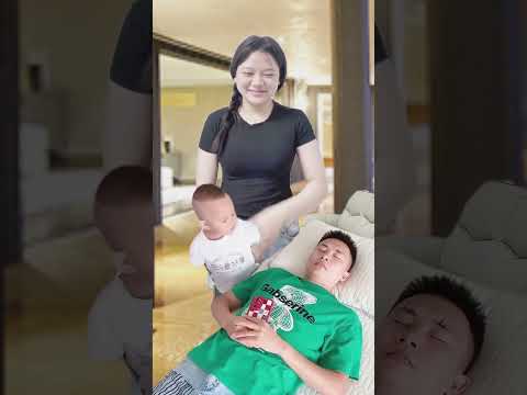 adorable <strong>baby</strong> playing <strong>with</strong> dad😍🤣🤣😆🤔😄아빠와 함께 노는 귀여운 아기.