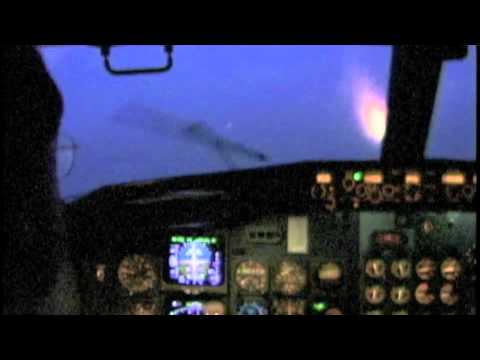 Bad Weather 737 Cockpit Landing Brussels (1998) - UCr8T9rFNMB3tLAW2TSFZc2A