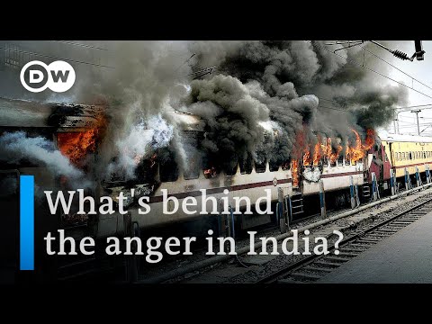 Violent protests in India over new military recruitment scheme | DW News