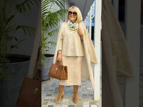 トレンド創作の動画サムネイル - What to Wear After 60 | Elegant & Easy Outfit Ideas”🌸🎀#styleafter50 #style #ootd #modelover50